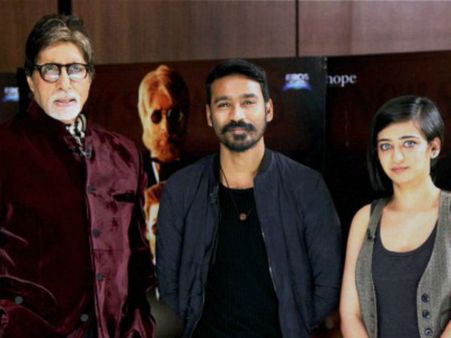 ஷமிதாப்… டெல்லியை கலக்கிய அமிதாப், தனுஷ், அக்ஷரா