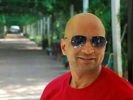 'லவ் யூ மருமகனே..' இப்படி ஒரு தலைப்பை வைத்து மாமியார்களிடம் வாங்கிக் கட்டும் முன்னணி இயக்குநர்!