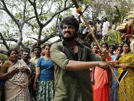 குற்றப் பரம்பரையின் வலிகளைச் சொல்லும் வைரமுத்துவின் வரிகளில் தொப்பி!