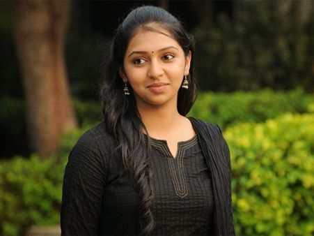 என்னை களங்கப்படுத்த சதி.. படிப்பைக் கெடுக்கவே போலி ஆபாச வீடியோ! - லட்சுமி மேனன்