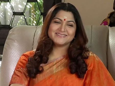 கணவருக்கு ஒண்ணுதான்... புதுமுகங்களுக்கு ரெண்டு!- குஷ்புவின் புதுப்பட அறிவிப்பு