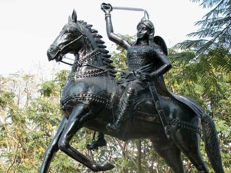 ருத்ரமா தேவி... யார் இந்த ராணி? இதோ ஒரு அறிமுகம்!