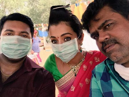 மாஸ்க் போட்டு ட்விட்டரில் பீதியைக் கிளப்பிய 'அப்பாடக்கர்' த்ரிஷா