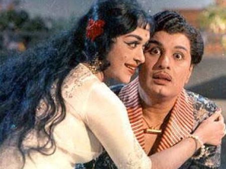 50-ம் ஆண்டில் எம்ஜிஆரின் எங்க வீட்டுப் பிள்ளை... பொன்விழா எடுக்கும் ரசிகர்கள்!