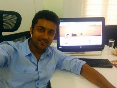 ட்விட்டரில் சேர்ந்த அன்றே அதிக ஃபாலோயர்கள்: சூப்பர்ஸ்டார், பவர்ஸ்டாரை அடுத்து சூர்யா