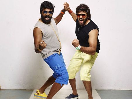 இதே வேலையா போச்சு... இணையத்தில் கசிந்தன புறம்போக்கு பாடல்கள்!