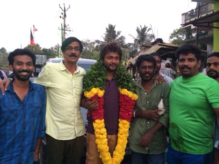 தேசிய விருது பெற்ற பாபி சிம்ஹாவை கவுரவித்தார் மனோபாலா