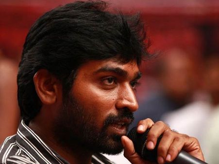 முதல் முறையாக போலீஸ் யூனிபார்ம் போடும் விஜய் சேதுபதி!