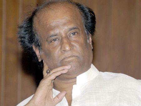 ரஜினி கொடுத்த பணத்தைப் பிரிப்பதில் கட்டப் பஞ்சாயத்து - முட்டல் மோதல்!