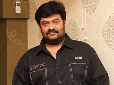 லிங்கா விநியோகஸ்தர்கள் ப்ளாக்மெயில் செய்வதை நிறுத்த வேண்டும்! - வேந்தர் மூவீஸ் மதன்