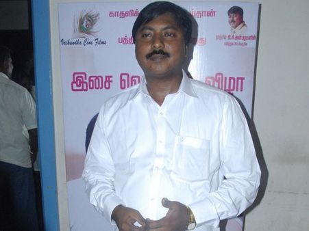 படம் தயாரிப்பது தற்கொலைக்கு சமமாகிவிட்டது - நதிகள் நனைவதில்லை இயக்குநர் புலம்பல்