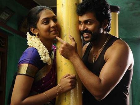 லென்ஸ் வச்சு பார்த்தாலும் கொம்பன் படத்தில ஜாதியை காணோமே!