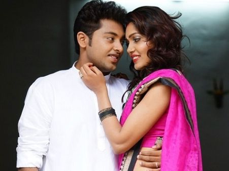 உருக்கமான உண்மைச் சம்பவப் பின்னணியில் வரும் நெருக்கம்!