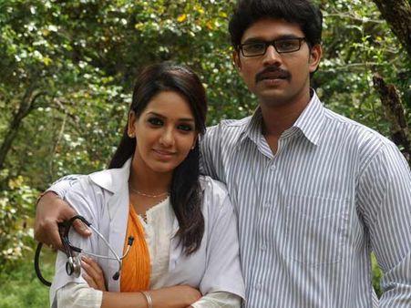 ரஜினிக்கு டான்ஸ் மாஸ்டராக பணியாற்றியவர் இயக்குநரானார்!