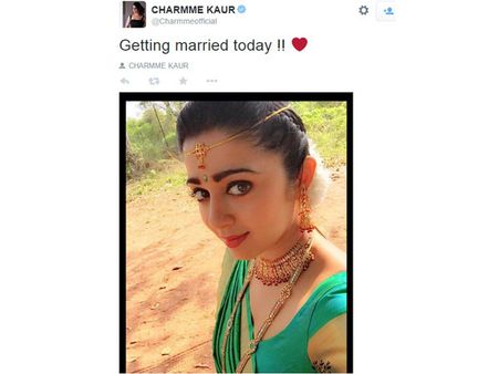 தனக்கு திருமணமாகிவிட்டதாக நடிகை சார்மி ட்விட்டரில் திடீர் அறிவிப்பு