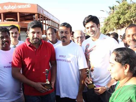 உலக பார்க்கின்சன்ஸ் தினத்தையொட்டி மெரினாவில் நடிகர் ஜெயம்ரவி நடைப் பயணம்!