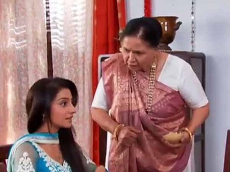 ஏ... கருத்தம்மா நீ ஏன் இன்னும் எருமையை குளிப்பாட்டலை?... கலந்து கட்டும் டப்பிங் சீரியல்கள்...