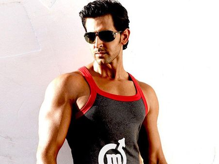 ரித்திக் பட ஷூட்டிங்கில் மயங்கி மயங்கி விழும் படக்குழுவினர்