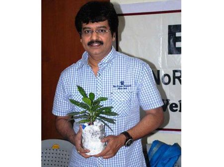 சின்னக்கலைவாணர் இனி டாக்டர் விவேக்…