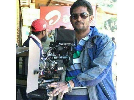 அத்தனைக்கும் ஆசைப்படு... இயக்குநராக மாறிய தயாரிப்பாளர் சுரேஷ் காமாட்சி!