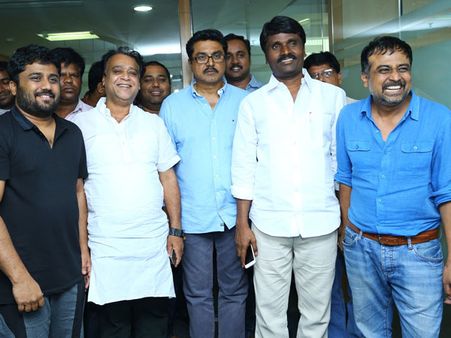 உத்தம வில்லன் வெளியாகக் காரணம் ஞானவேல் ராஜாதான்! - நன்றி கூறும் லிங்குசாமி