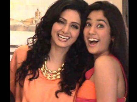 காளஹஸ்தி கோவிலில் மகள் ஜான்விக்கு சர்பதோஷ பூஜை செய்த ஸ்ரீதேவி