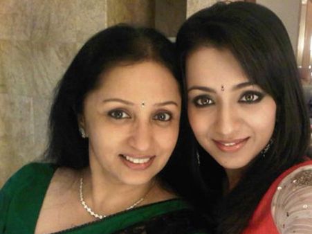 திருமணம் நின்றது ஏன்: திரிஷா – வருண்மணியன் பற்றி மனம் திறந்த அம்மா