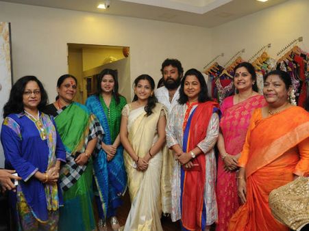 நகை டிசைனிங், ஆடை வடிவமைப்பு... புதிய தொழிலில் குதித்தார் நடிகை சந்தோஷி!