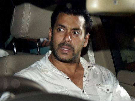 சல்மானுக்கு தண்டனை... மவுனம் சாதிக்கும் கான்கள்!