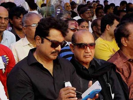 நாளை திரையுலக உண்ணாவிரதப் போராட்டம்.. அனைத்து சங்கங்களும் பங்கேற்கின்றன!