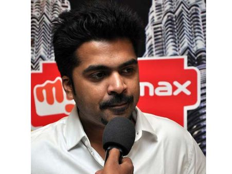 போச்சு போச்சு... எல்லாம் போச்சு! - சந்தானம் பட விழாவில் புலம்பிய சிம்பு