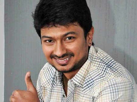 என் வெற்றிக்கு சந்தானமும் ஒரு முக்கிய காரணம் - உதயநிதி