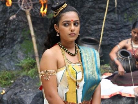 தொடர்ந்து ஆடியதால் முட்டி போச்சு.... புலம்பும் 