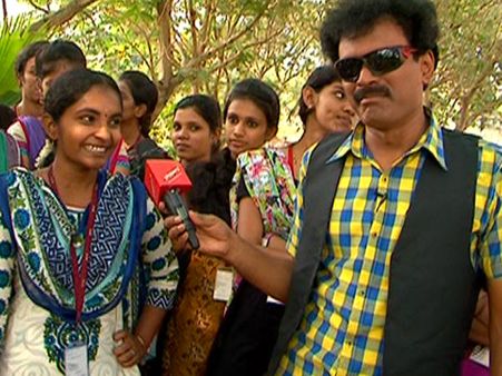 பெப்பர்ஸ் டிவியில் மாமா டவுசர் கழண்டுச்சு