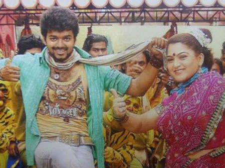 இளைய தளபதி விஜய்க்காக கொள்கையை தளர்த்திய குஷ்பு