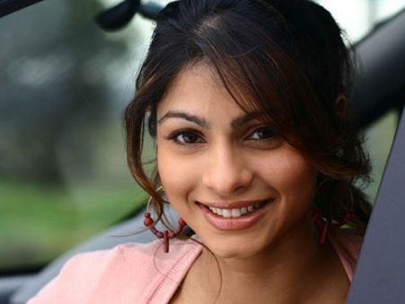 திருமணத்திற்கு முன்பு செக்ஸில் தவறு இல்லை: நடிகை 'தில்' பேட்டி