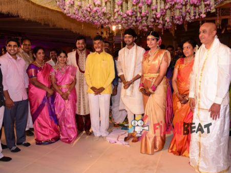 நடிகர் அல்லரி நரேஷ் திருமணத்திற்கு வந்து விருட்டென்று செல்லாமல் இருந்த சந்திரபாபு நாயுடு