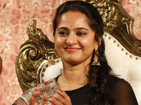 பாகுபலி படத்தை ரஜினிகாந்துக்குத்தான் முதலில் காட்ட ஆசை! - பிரபாஸ், அனுஷ்கா