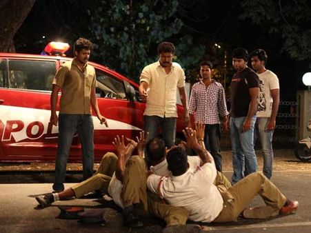 புத்தனின் சிரிப்பு... கோபக்கார சமுத்திரக்கனியின் சாட்டையடி வசனங்கள்!