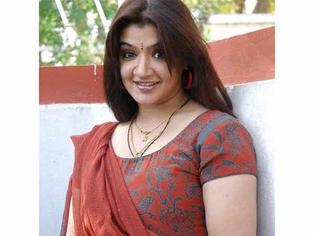 பிரபல நடிகை ஆர்த்தி அகர்வால் திடீர் மரணம்