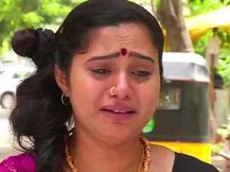 மூளையைத் தூக்கி் போடு, மூக்கைச் சிந்தி நல்லா அழு.. முட்டாள் பெட்டியின் முடிவுறா அழுவாச்சி காவியங்கள்