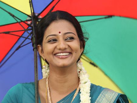 விவாகரத்து கேட்கிறார் 'வெயில்' நாயகி பிரியங்கா.. குடும்ப நல நீதிமன்றத்தில் மனு!