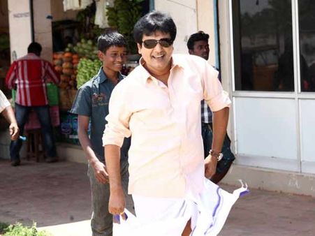 பைத்தியத்தின் கையில் இருக்கும் துப்பாக்கியைவிட ஆபத்தானது 'வாட்ஸ் அப்’.... விவேக் 'வார்னிங்'!