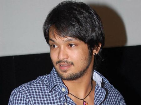 காதலில் விழுந்தேன் நகுல் பிறந்த தினம் இன்று