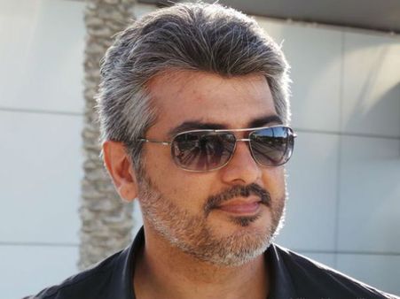 நடைபயிற்சி நல்லது- குடும்பத்துடன் வாக்கிங் செல்லும் தல