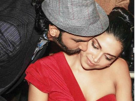 தீபிகாவுக்கும், ரன்வீர் சிங்கிற்கும் அடுத்த ஆண்டு நிச்சயதார்த்தமாம்!