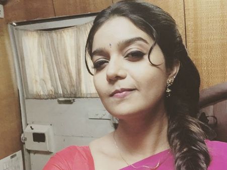 ஆமாம் நான் ஆன்ட்டி தான் .. ரசிகர் கமெண்டுக்கு காரமாக பதிலளித்த 