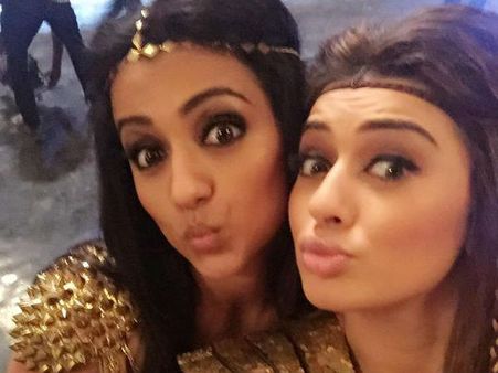 நானும் திரிஷாவும் சிஸ்டர்ஸ்... டுவிட்டரில் ஹன்சிகா உருக்கம்!