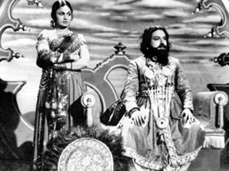 இப்படித்தான் வளர்ந்தது தமிழ் சினிமா.. இதோ சில 'முதல்கள்'!