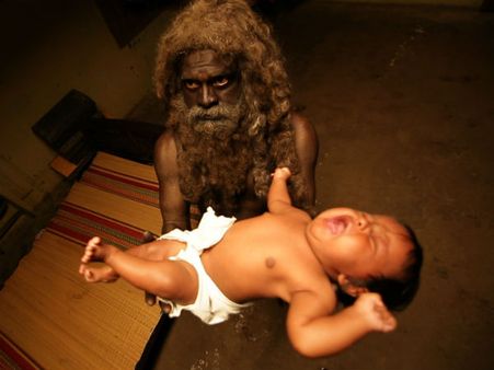 7ம் உயிரில் முதல் உயிரை பழிவாங்க வந்திருக்கும் தீயசக்தி… வெல்லுமா இறைசக்தி…